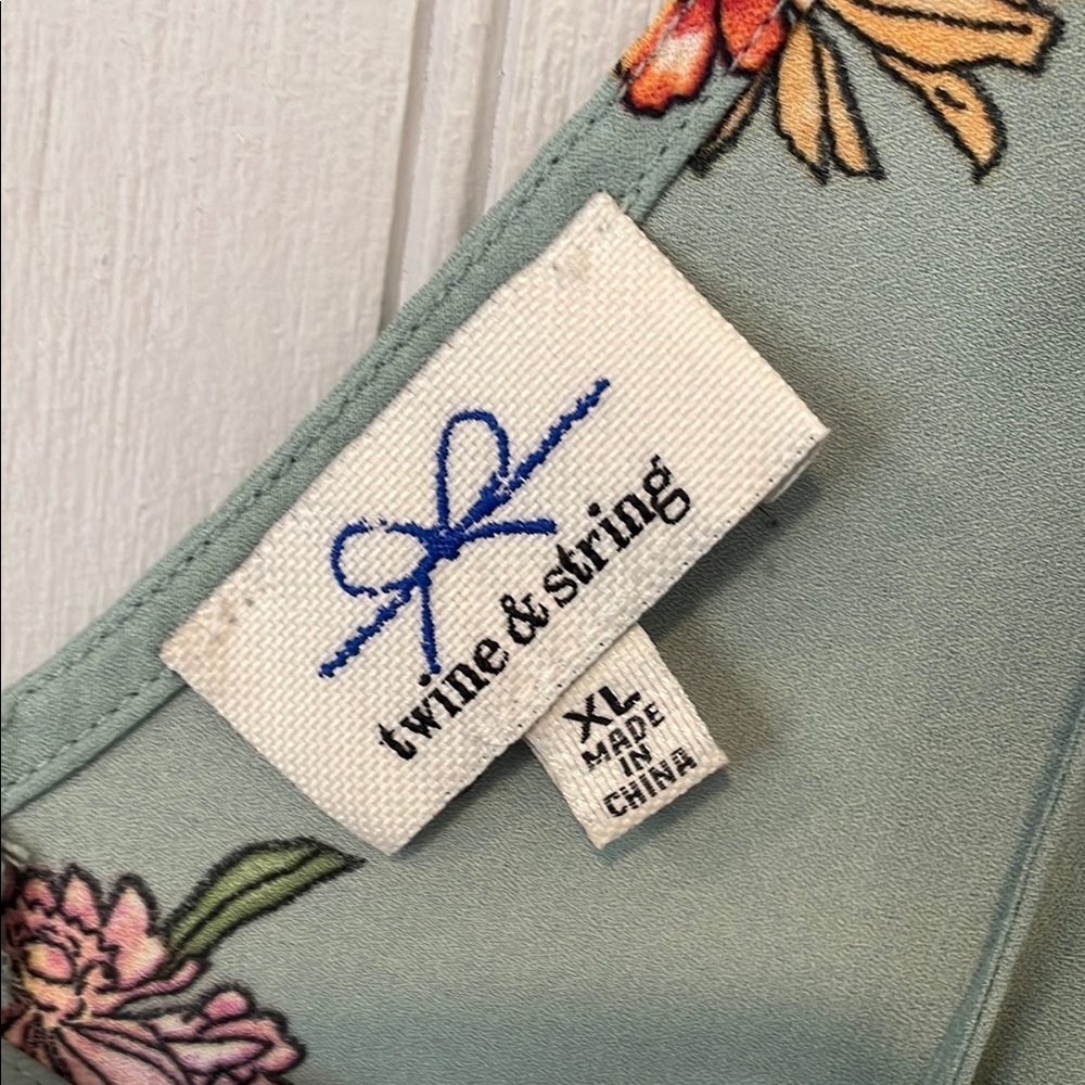 Twine & String Ruffled Sage Green Floral Flutter Sleeve Blouse | XL JRS - Picture 2 of 9